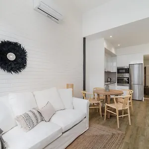 Casa Boma - Design With Private Vegetal Terrace - Lapa Vii Apartment