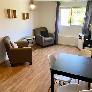Woods House Apartment
